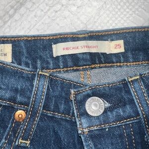 Levis Ribcage straight